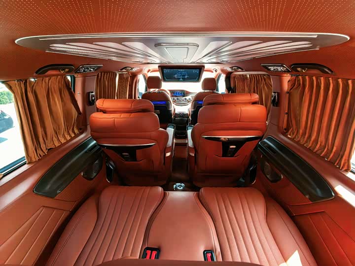 Фото 9 - Mercedes-Benz Vito