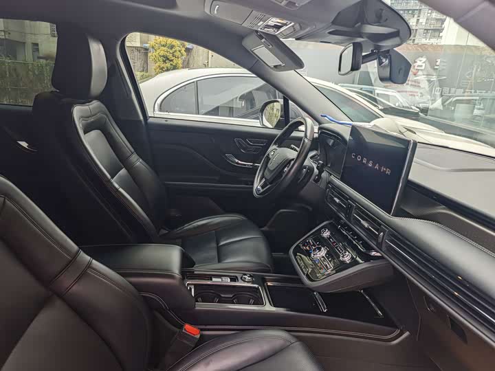 Фото 4 - Lincoln Corsair