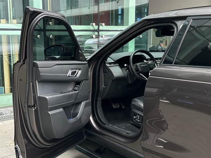 Фото 8 - Land Rover Range Rover Velar