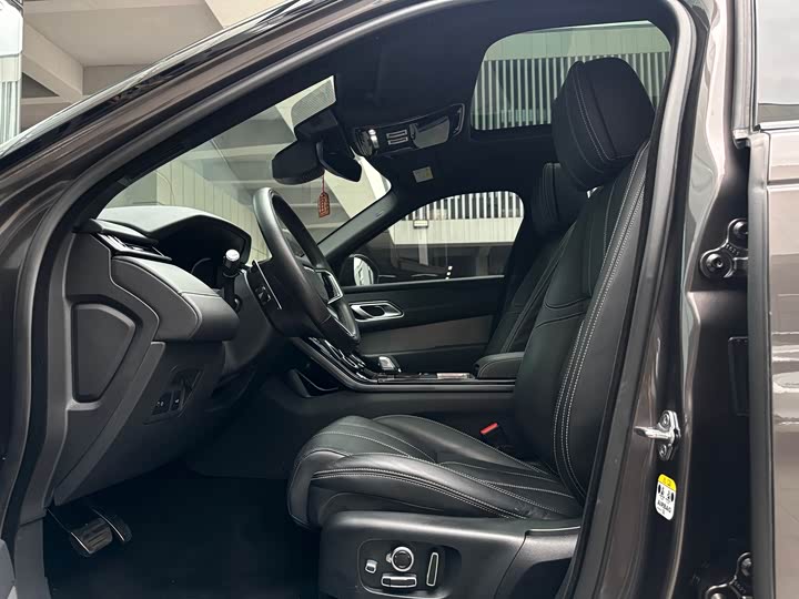 Фото 9 - Land Rover Range Rover Velar