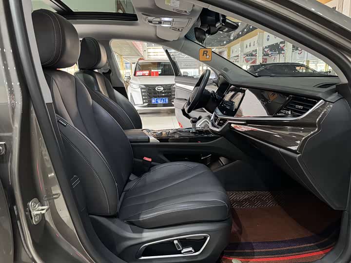 Photo 8 - Geely Emgrand GT