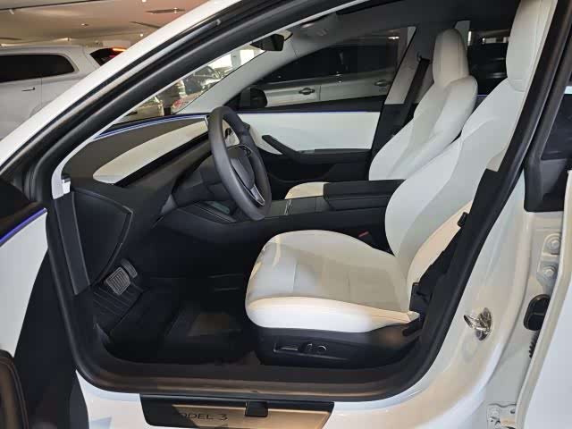 Фото 4 - Tesla Model 3