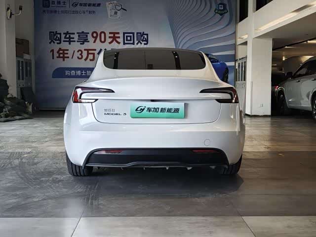 Фото 8 - Tesla Model 3