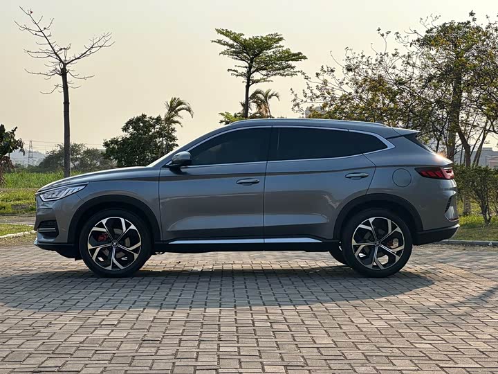 Photo 5 - BYD Song Plus