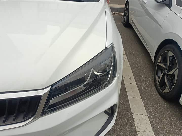 Фото 5 - Geely Emgrand