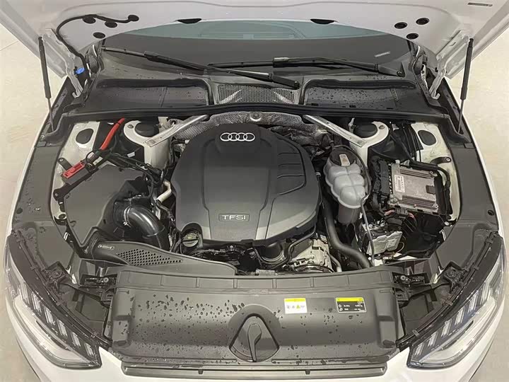 Фото 9 - Audi A4L