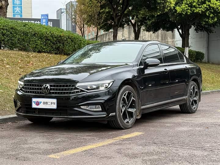 Photo 1 - Volkswagen Magotan