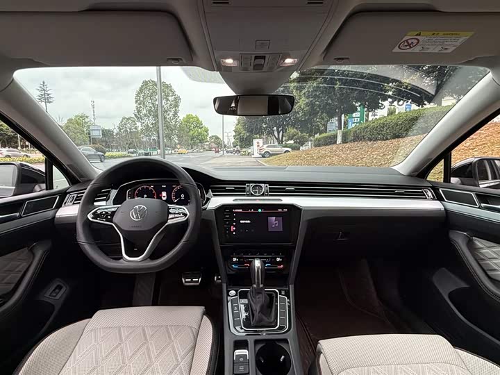 Photo 7 - Volkswagen Magotan