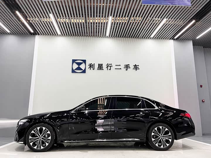 Photo 2 - Mercedes-Benz E-Class