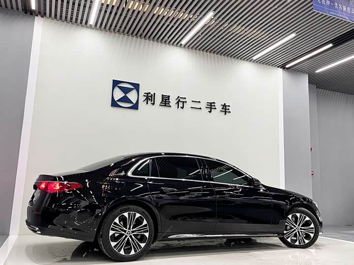 Photo 3 - Mercedes-Benz E-Class