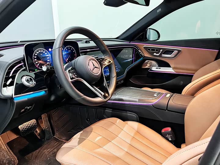 Photo 7 - Mercedes-Benz E-Class