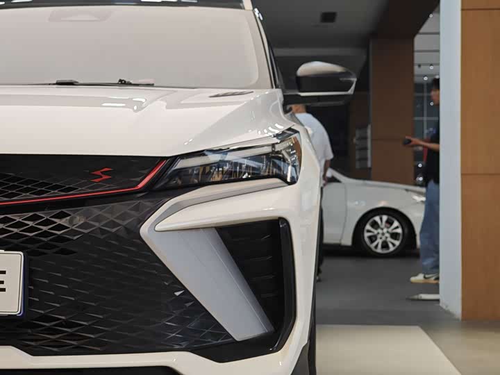 Фото 2 - Geely Coolray