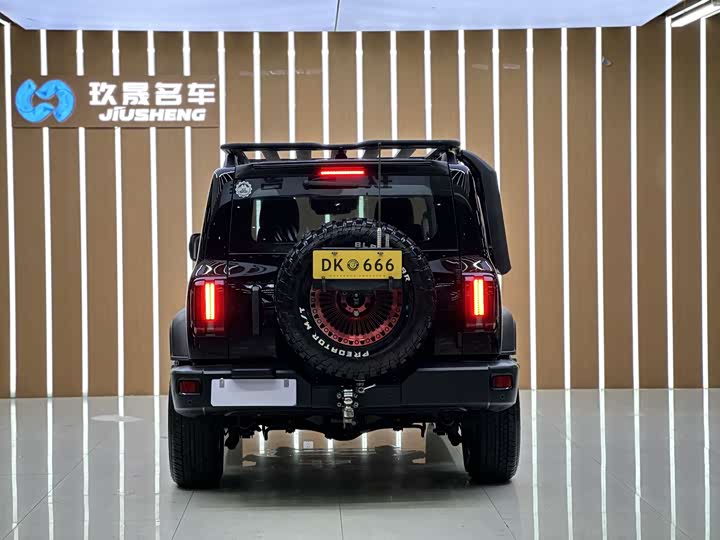 Фото 6 - Tank 300