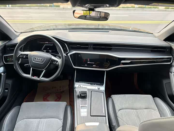 Фото 4 - Audi A6L