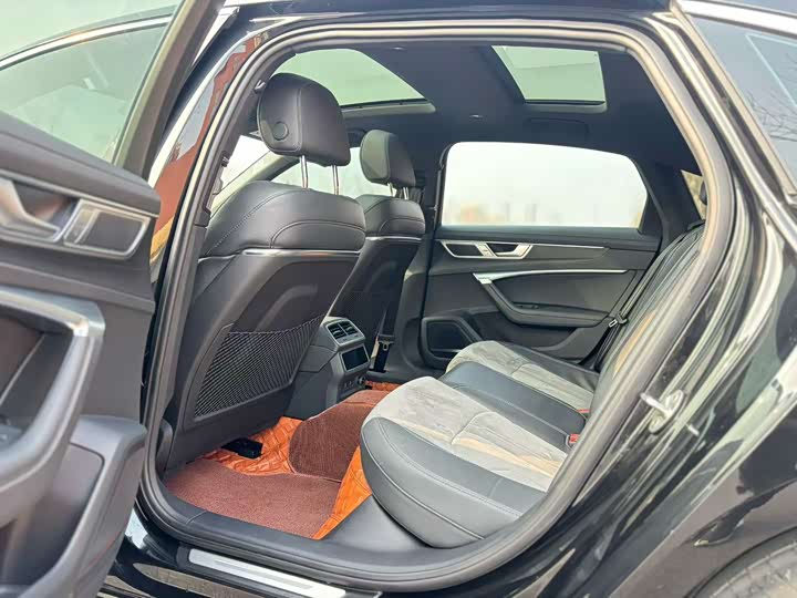 Фото 5 - Audi A6L