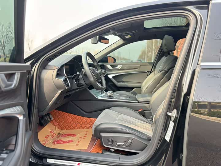 Фото 6 - Audi A6L