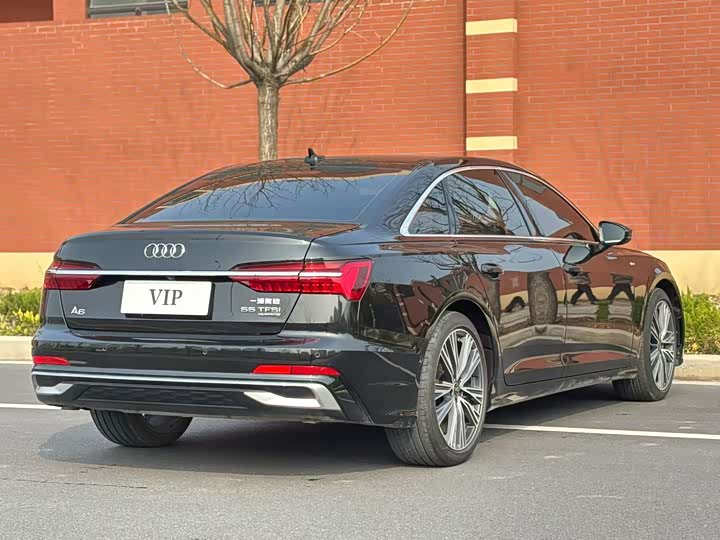 Фото 8 - Audi A6L