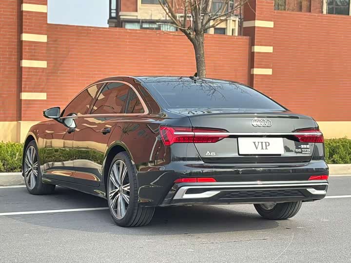 Фото 9 - Audi A6L