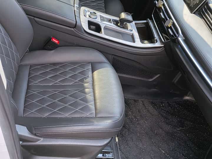 Photo 7 - Jetour X70 Plus