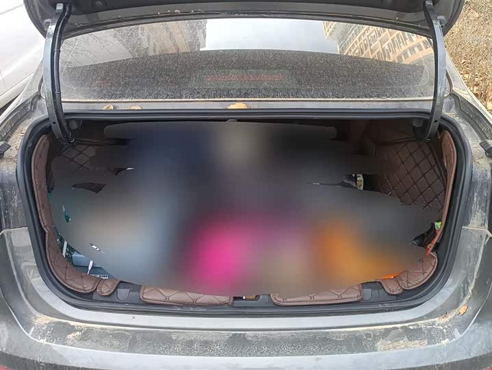 Фото 4 - Geely Emgrand