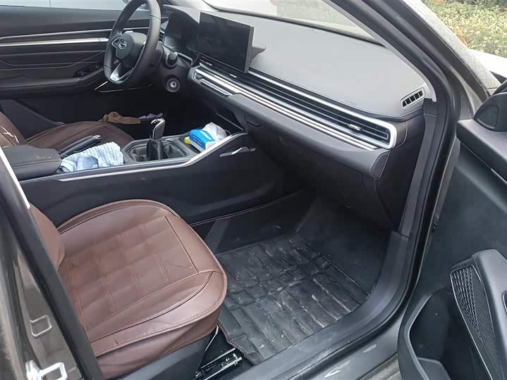 Фото 8 - Geely Emgrand