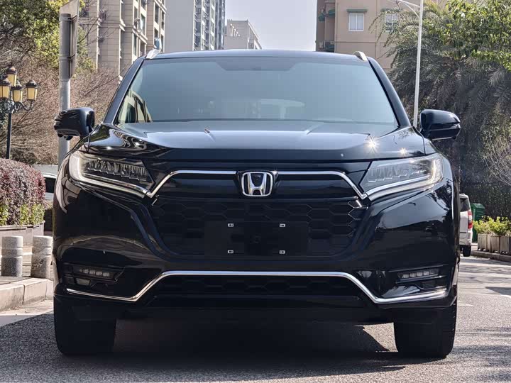 Photo 2 - Honda UR-V