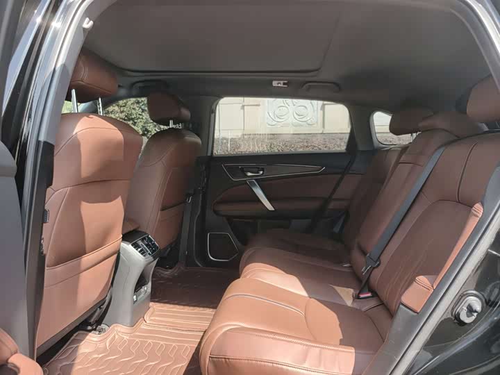 Photo 9 - Honda UR-V