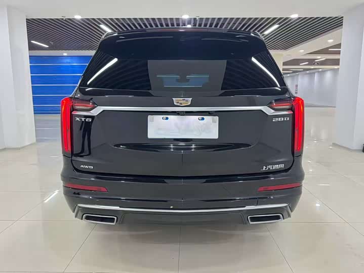 Photo 5 - Cadillac XT6