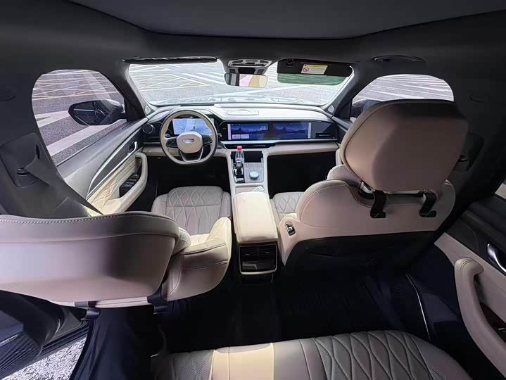 Photo 8 - Geely Monjaro