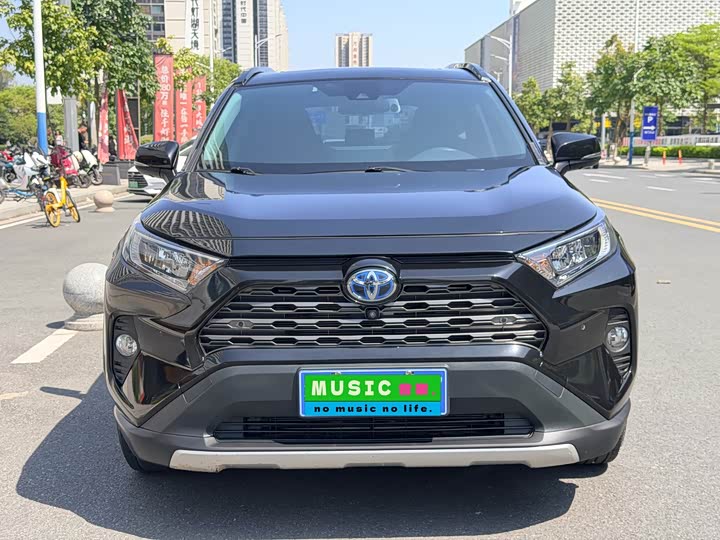 Фото 2 - Toyota RAV4