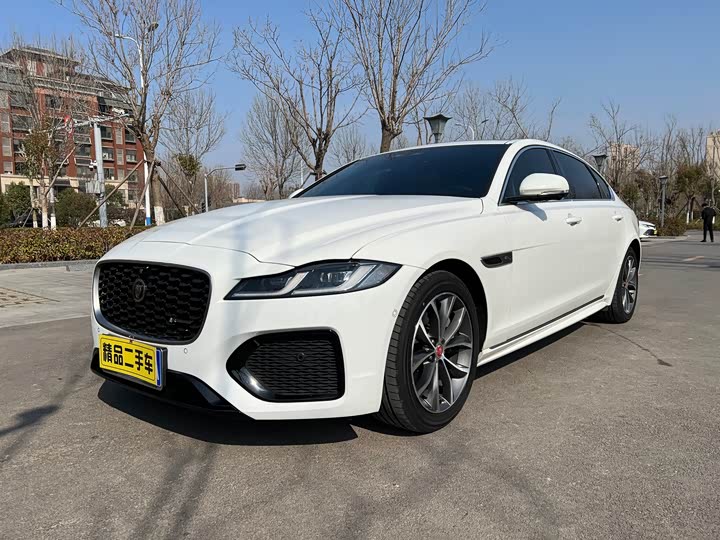 Фото 1 - Jaguar XF L