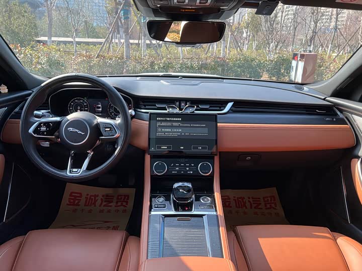 Фото 4 - Jaguar XF L