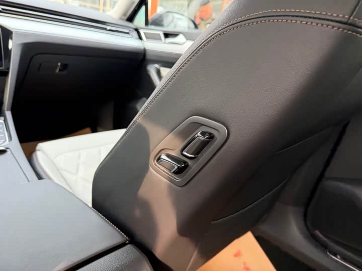 Фото 8 - Volkswagen Magotan