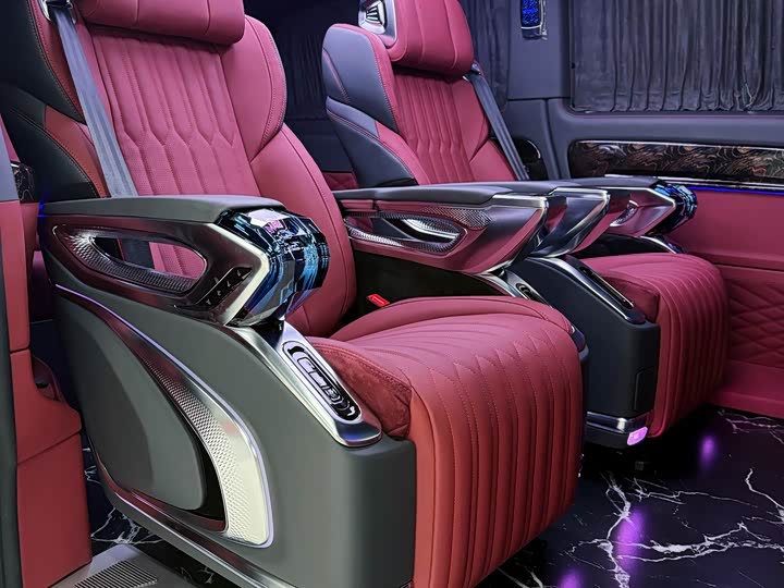 Фото 9 - Mercedes-Benz Vito