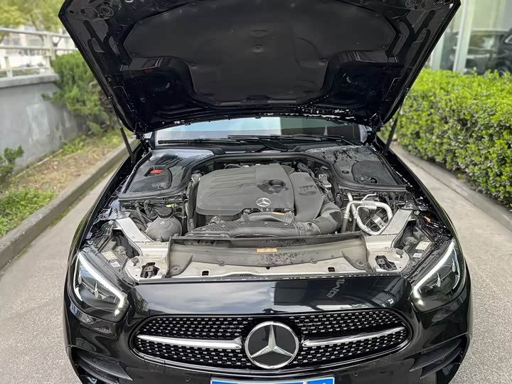 Фото 3 - Mercedes-Benz E-Class