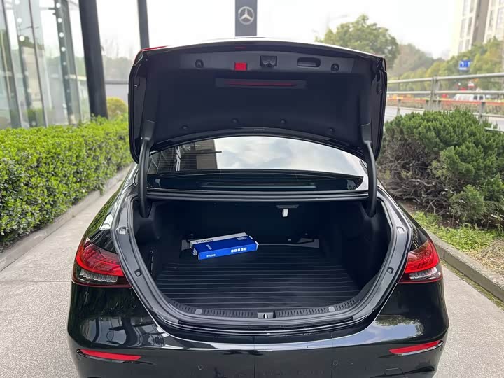 Фото 6 - Mercedes-Benz E-Class