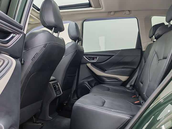 Фото 8 - Subaru Forester