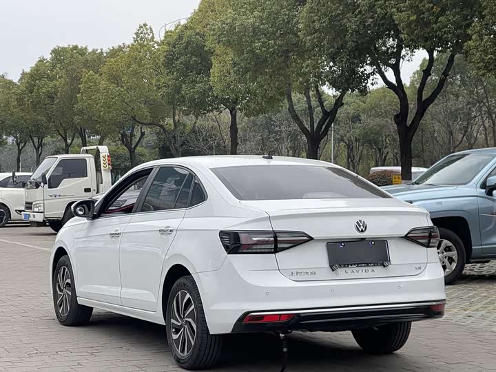 Фото 4 - Volkswagen Lavida