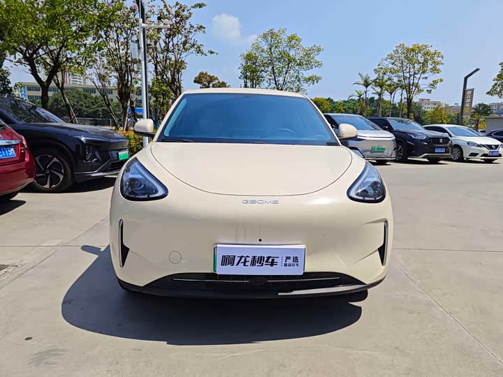 Фото 2 - Geely Galaxy Geome