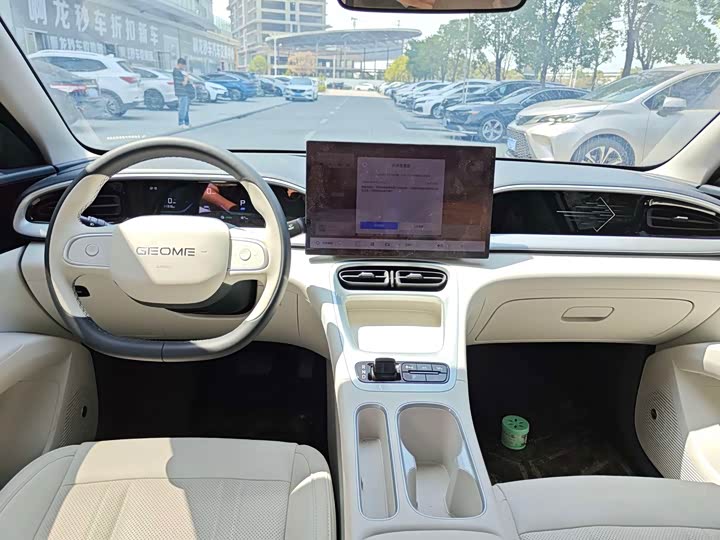 Фото 9 - Geely Galaxy Geome