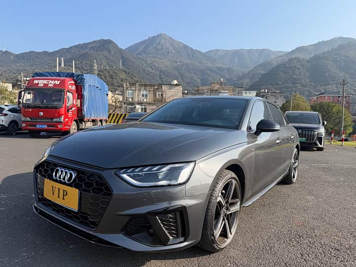 Фото 2 - Audi A4L