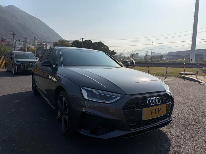 Фото 3 - Audi A4L