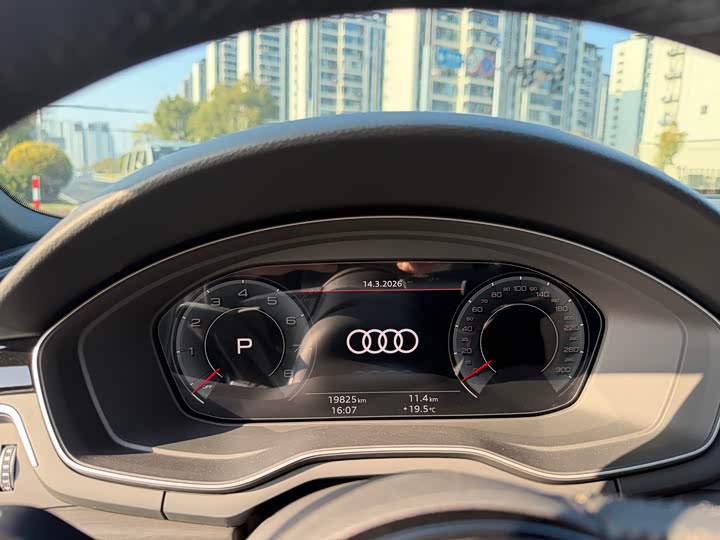 Фото 9 - Audi A4L