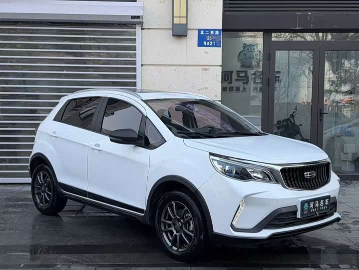 Фото 2 - Geely Vision X3