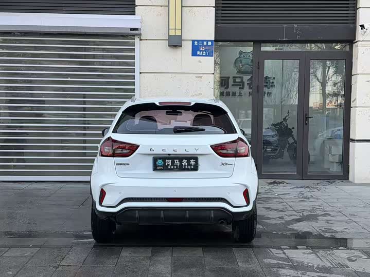 Фото 4 - Geely Vision X3