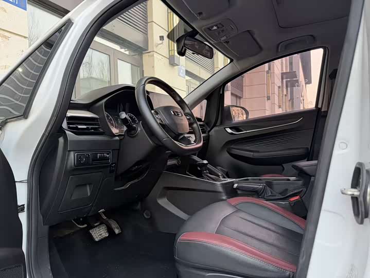 Фото 7 - Geely Vision X3