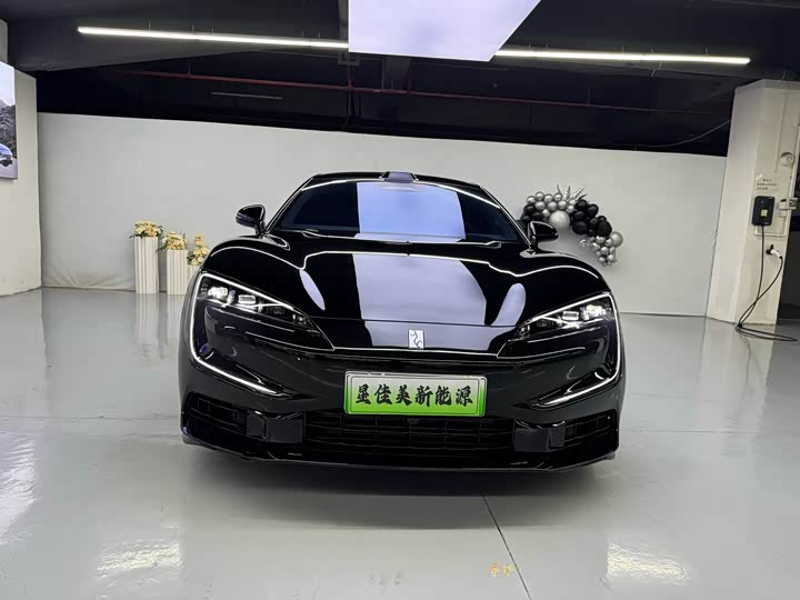 Фото 2 - BYD Yangwang U7