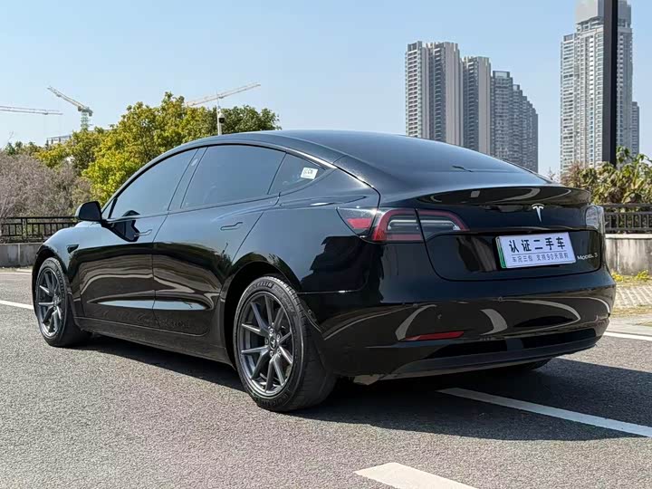 Фото 7 - Tesla Model 3