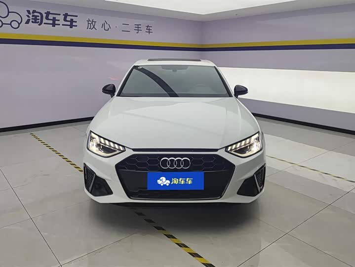 Фото 2 - Audi A4L