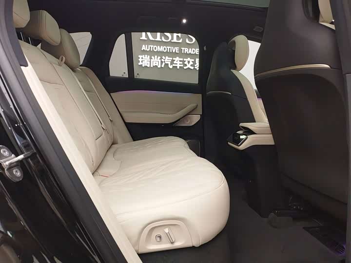 Фото 8 - Nio ES6